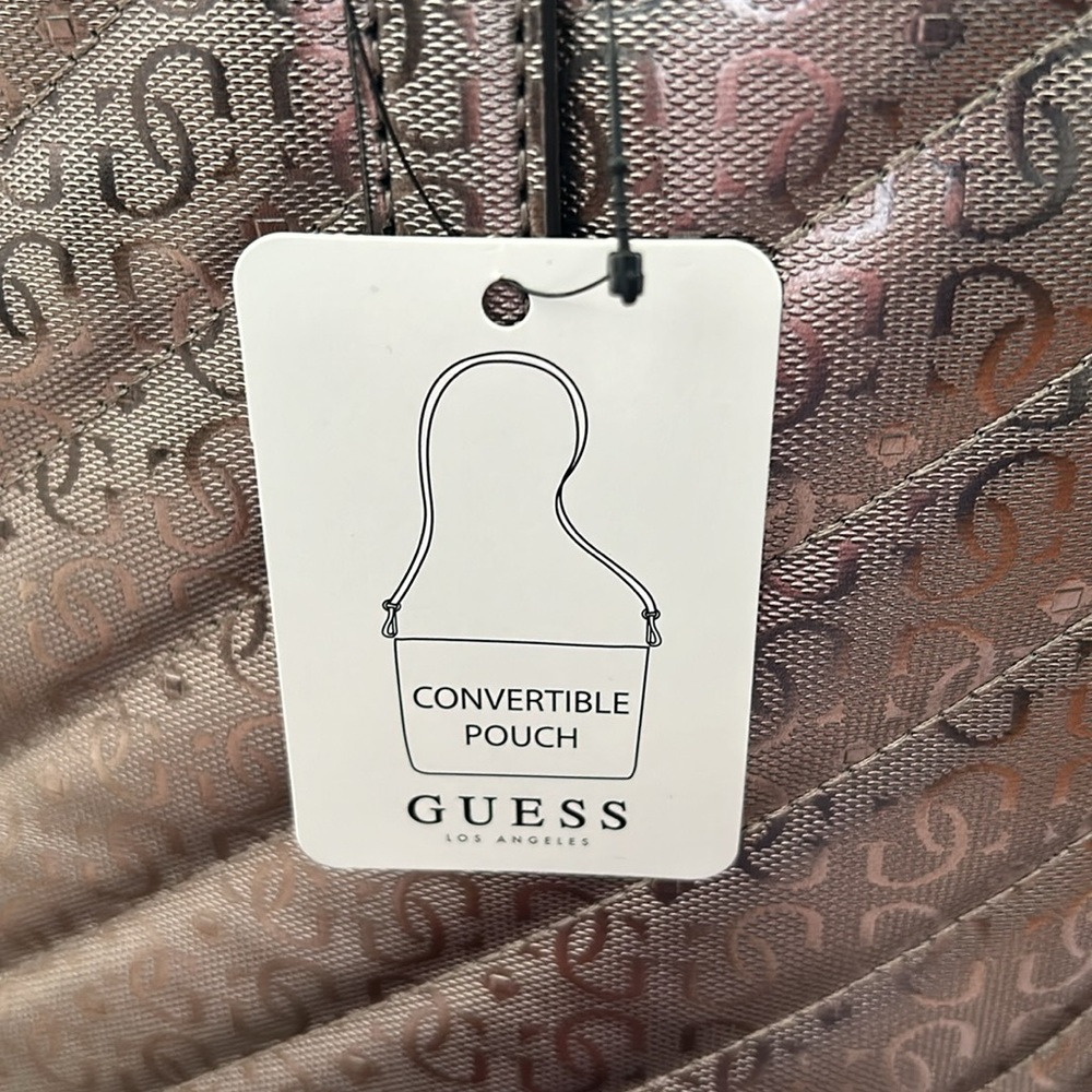 GUESS - Picture 7 of 9